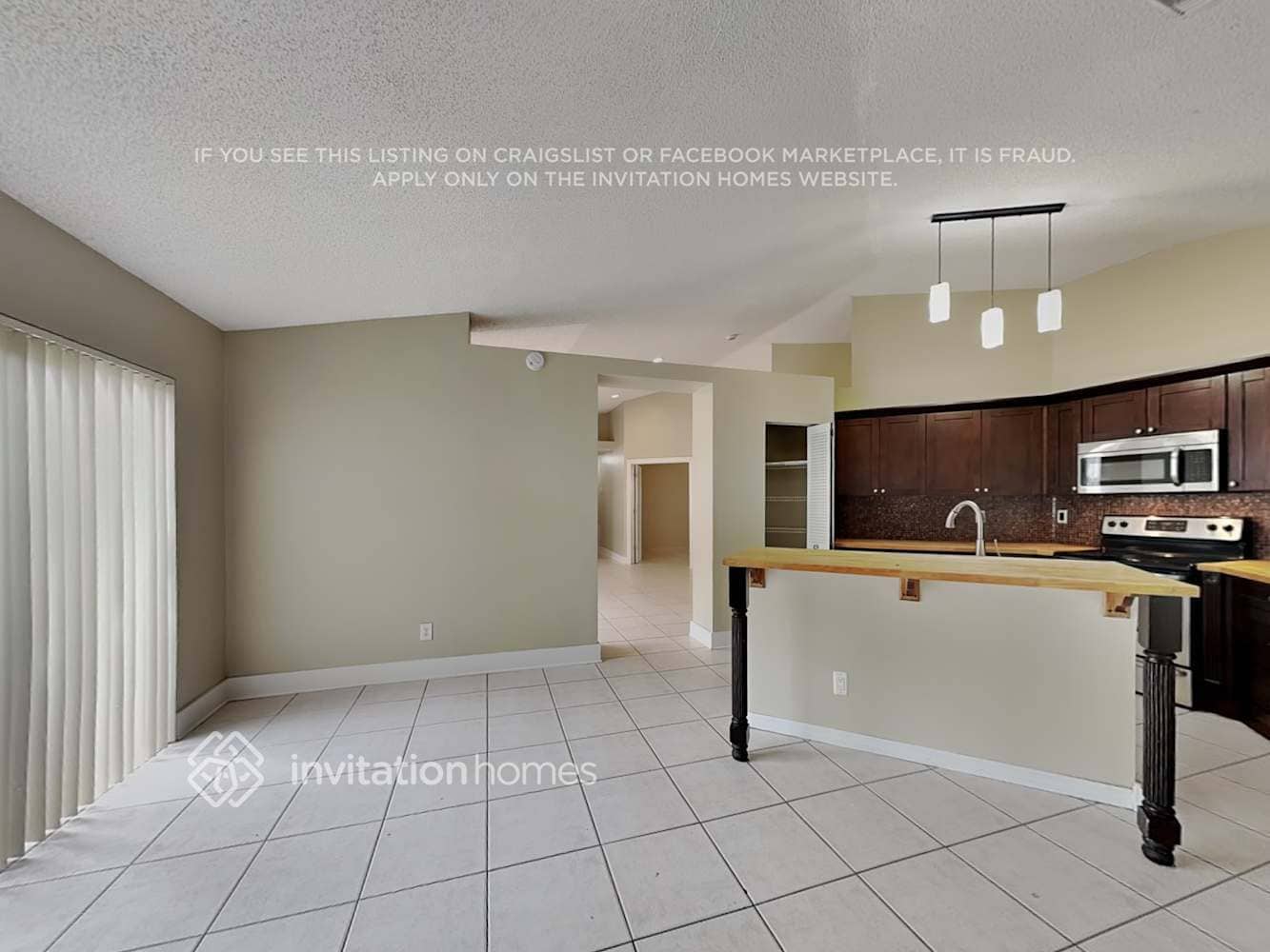 Building Photo - 7333 NW 1st Manor