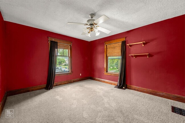 Building Photo - Aurora Home in Historic District