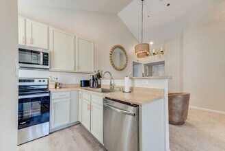 Building Photo - Tastefully updated 2-bedroom, 2-bath condo