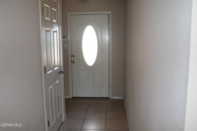 Building Photo - 14561 Jesus Almeida