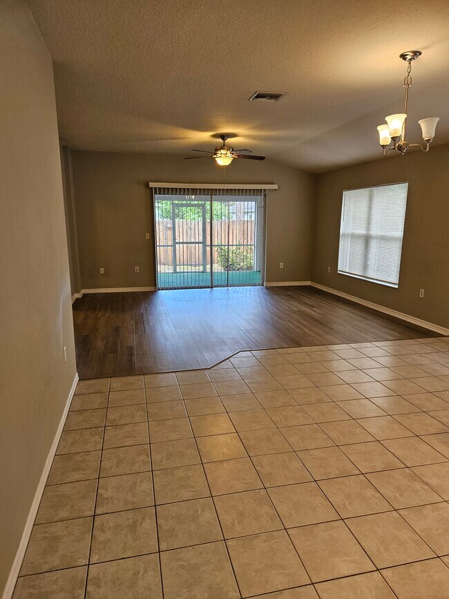 Building Photo - 2833 Stoneland Ln