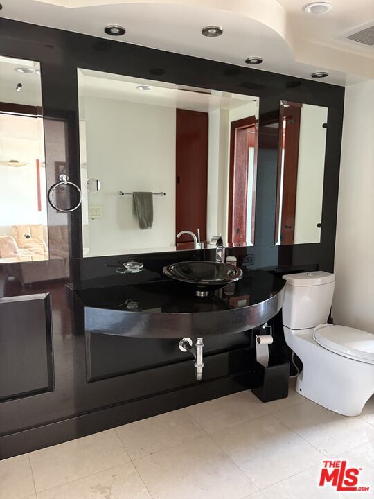 Building Photo - 4335 Marina City Dr