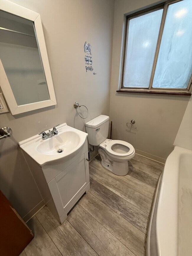 Building Photo - 2501 Arlington Ave