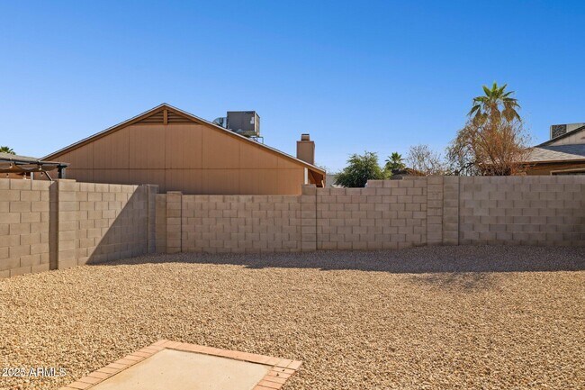 Building Photo - 7027 S 40th Pl