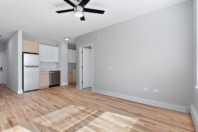 Building Photo - 1625 W Howard St