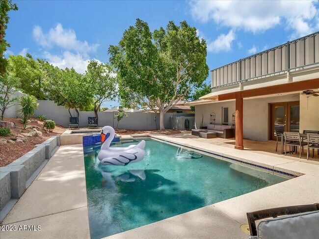 Building Photo - 3351 E Las Rocas Dr