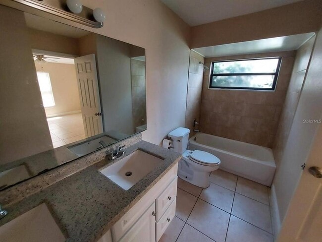 Building Photo - 1401 Sugar Cane Dr