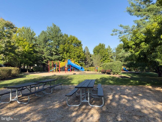 Building Photo - 6035 Grenfell Loop