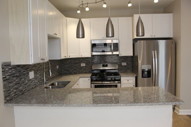 Building Photo - 3824 Pathfinder Ln