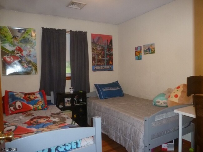 Building Photo - 72 Kennedy Rd