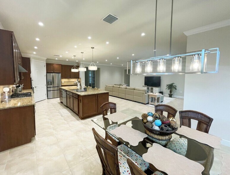 Building Photo - 7788 Winding Cypress Dr