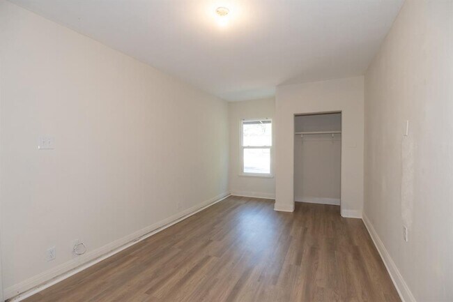 Building Photo - 1301 Clearfield Dr