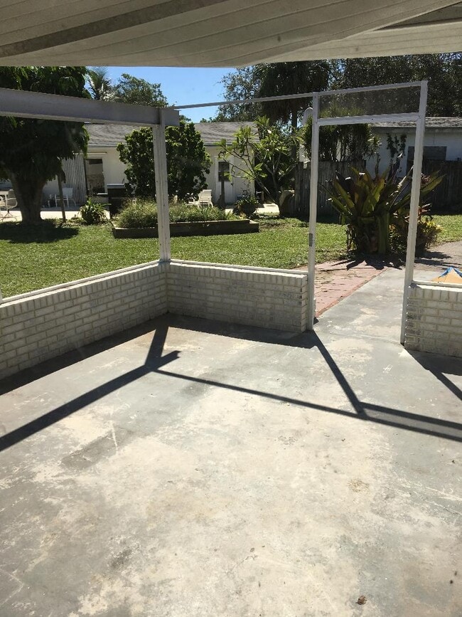 Building Photo - 6545 Katherine Ct