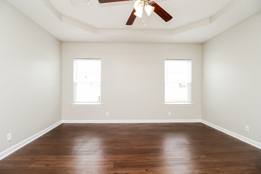 Building Photo - 2426 Salem Glen Xing