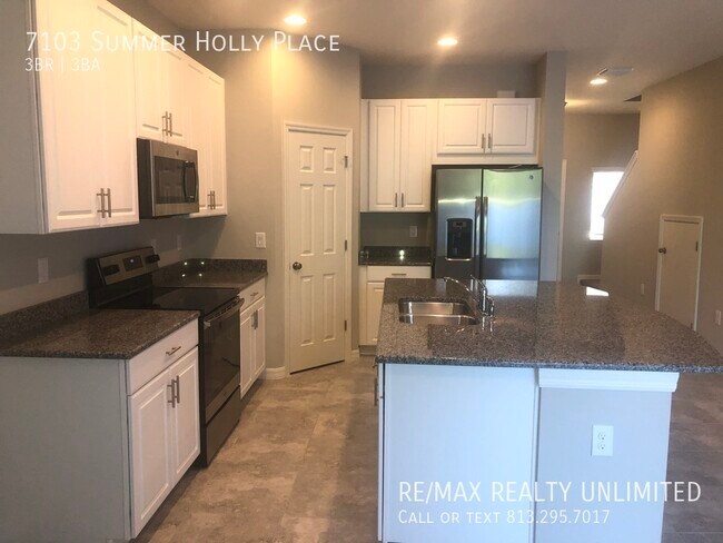 Building Photo - 7103 Summer Holly Pl