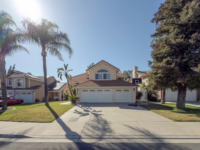 Building Photo - 4 BEDROOM / 3 CAR GARAGE MURRIETA HOME FOR...