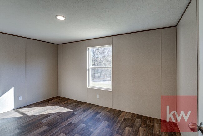 Building Photo - Chestnut St 119/Whispering Hills MHP