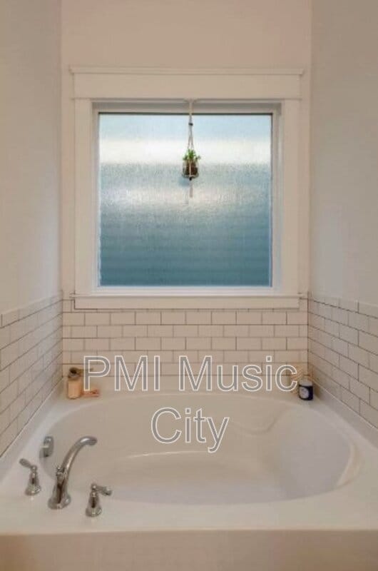 Building Photo - 1329A Meridian St