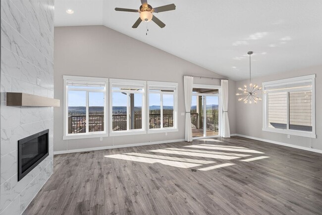 Building Photo - Luxury Four Bedroom with Breathtaking Views