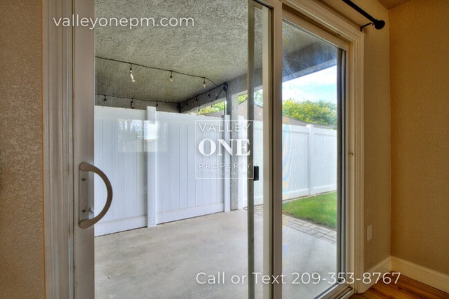 Building Photo - Rare vacancy opportunity in Turlock's finest and most desirable townhome complex!