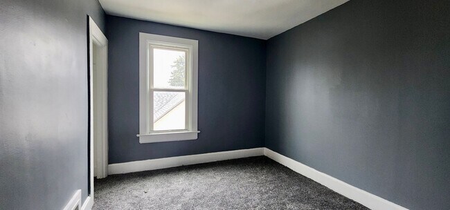 Building Photo - 1801 N Wisconsin St