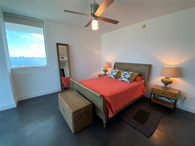 Building Photo - 7901 Hispanola Ave