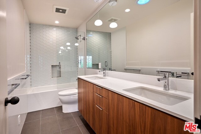 Building Photo - 6435 Innsdale Dr