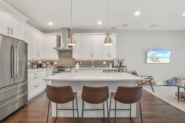 Building Photo - 1621 N Humboldt Blvd