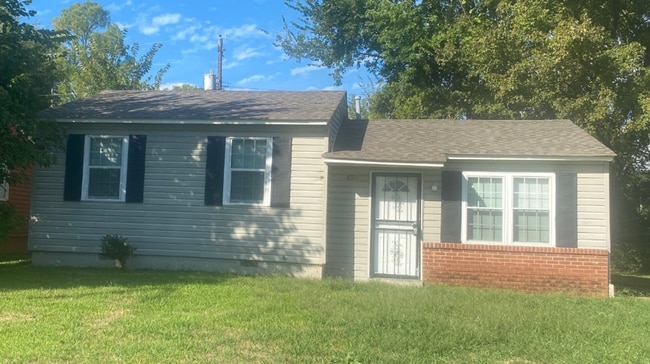 Primary Photo - 896 Leacrest Ave