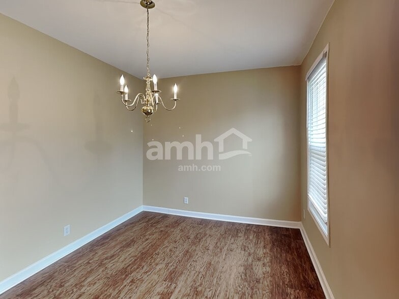 Building Photo - 1602 Solitude Ct