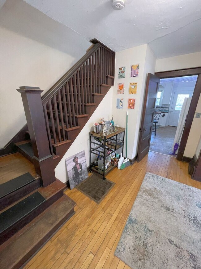 Building Photo - 1320 St James Ct
