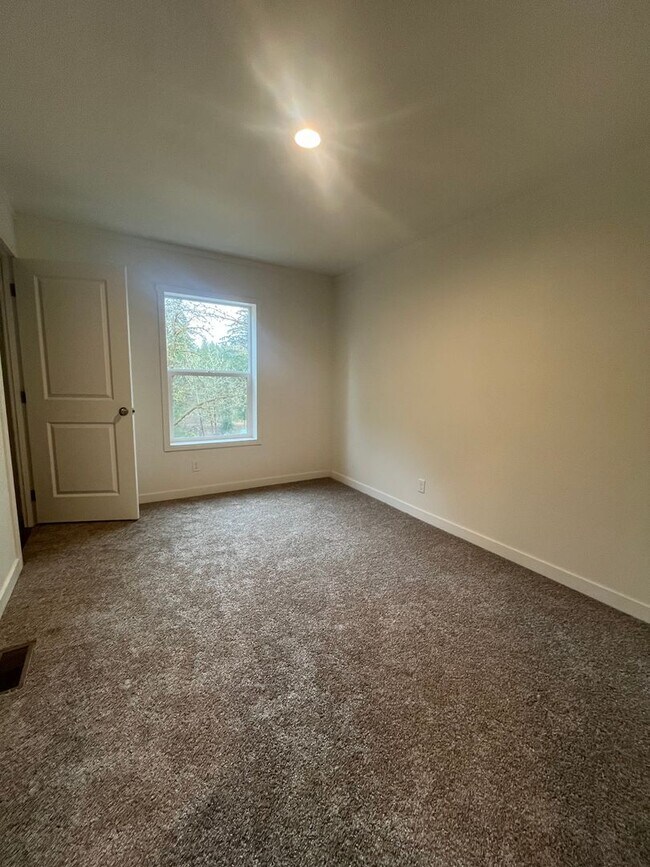 Building Photo - 3-Bedroom 2-Bathroom Home built in 2025