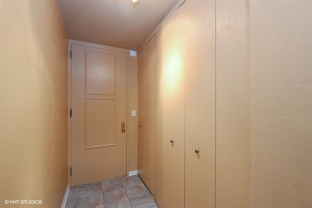 Building Photo - 720 W Gordon Terrace