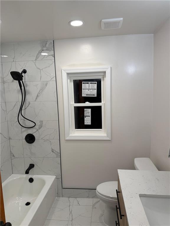 Building Photo - 201-15 119th Ave