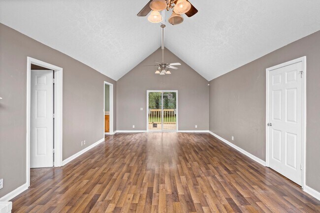 Building Photo - Three Bedroom Ranch in Franklin