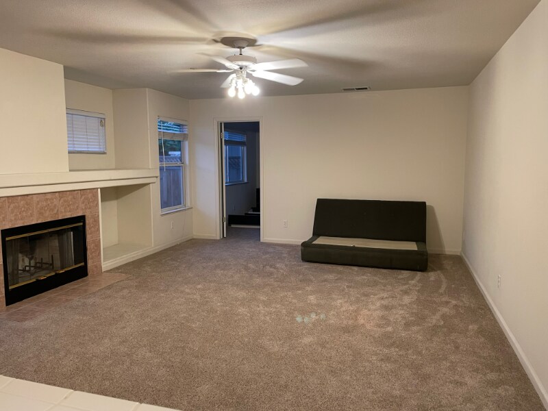 Building Photo - 8022 Mammoth Dr