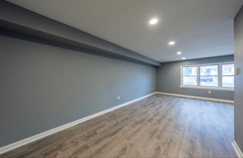 Building Photo - 1726 Borbeck Ave