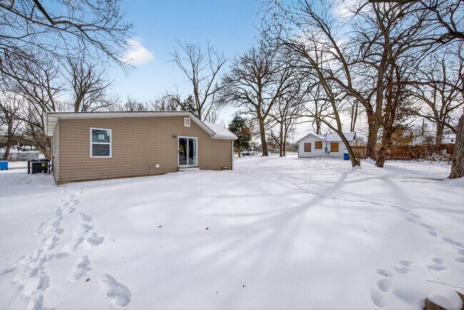 Building Photo - For Rent – 3 Bedroom Home | Section 8 Welcome