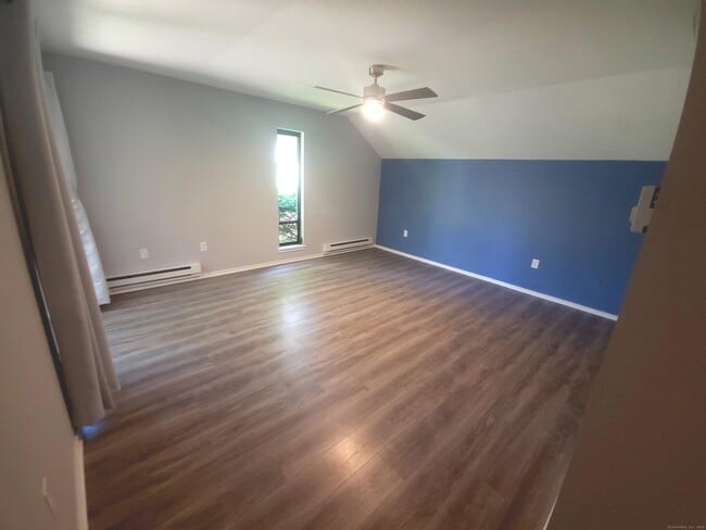 Building Photo - 41 Crocus Ln