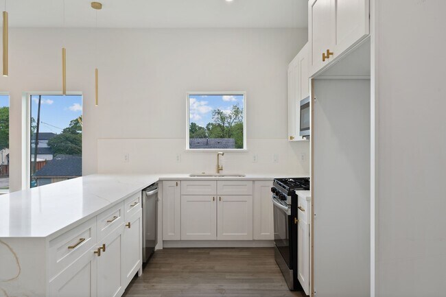 Building Photo - 8114 Double