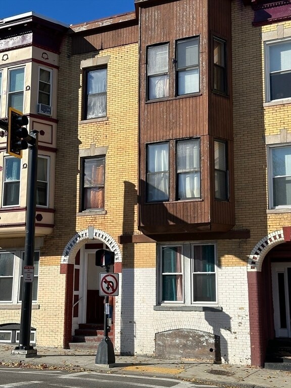 Building Photo - 1905 Columbus Ave