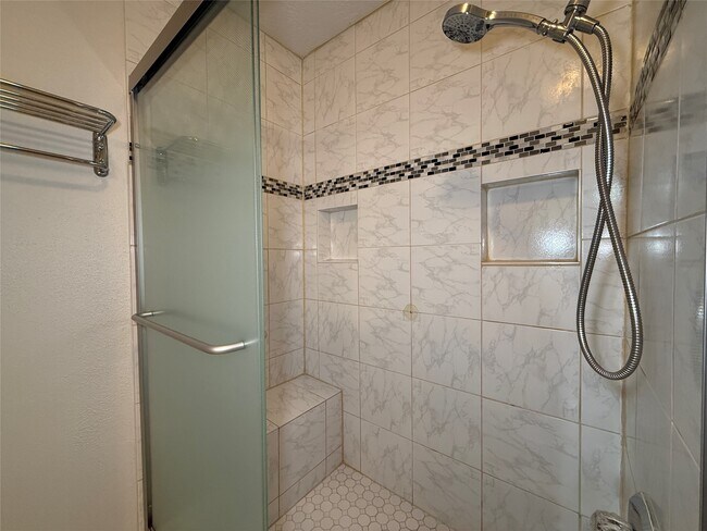 Building Photo - 2125 Augusta Dr