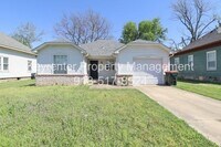 Building Photo - 2 Bed 1 Bath House in Claremore