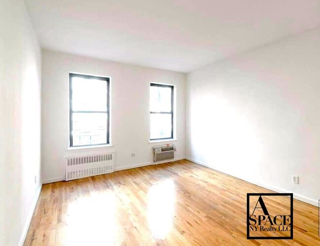 Primary Photo - 1498 3rd Ave