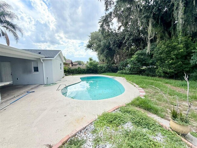 Building Photo - 1543 Heather Way