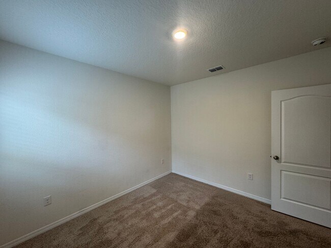 Building Photo - 3BD/2BA Modern Florida Home Living Reimagined — Solar-Powered Elegance Near I-95 in Edgewater! FU...