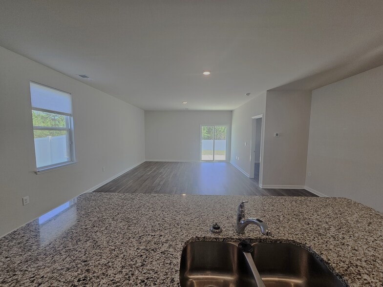 Building Photo - 3131 Fair Ridge Way