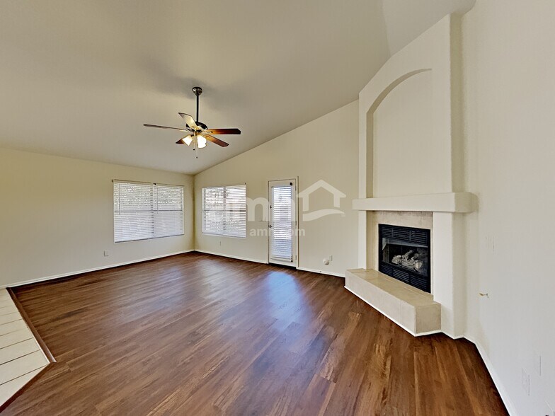 Building Photo - 10262 W Patrick Ln