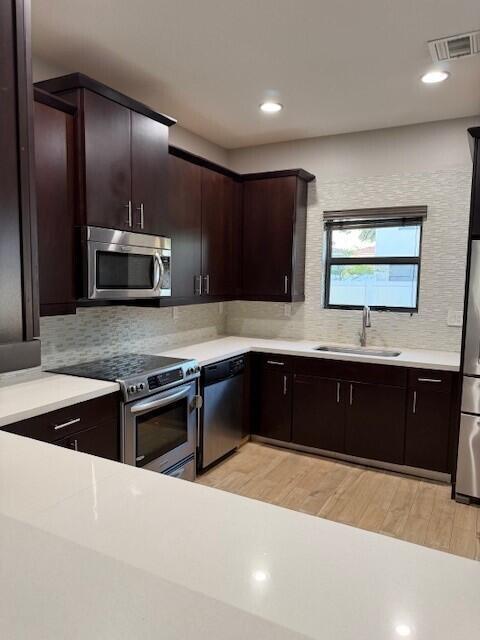 Building Photo - 835 NE 191st St