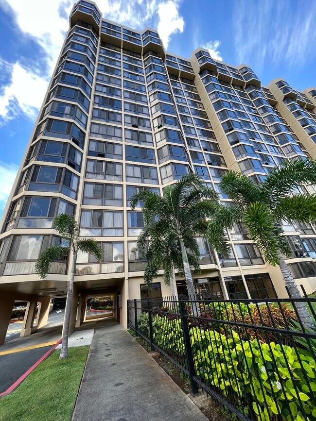 Building Photo - 5070 Likini St